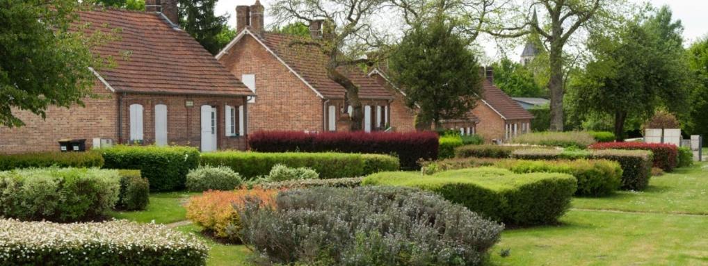 Le Cocoon D'Annabelle - Jolie Maison Avec Jeux Et Grand Jardin Pierrefitte-sur-Sauldre Bagian luar foto