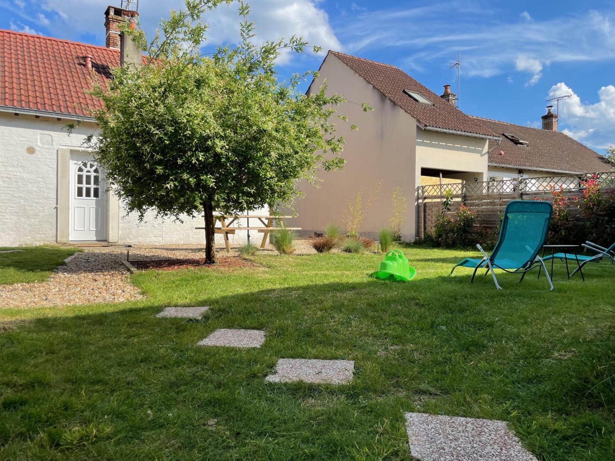 Le Cocoon D'Annabelle - Jolie Maison Avec Jeux Et Grand Jardin Pierrefitte-sur-Sauldre Bagian luar foto
