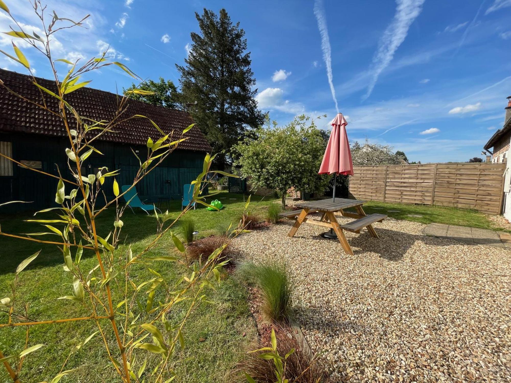Le Cocoon D'Annabelle - Jolie Maison Avec Jeux Et Grand Jardin Pierrefitte-sur-Sauldre Bagian luar foto